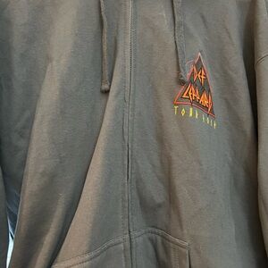 Def Leppard Tour 2018 Hoodie 2XL Zip Up Rock Band USA UK Sleeve Patches
